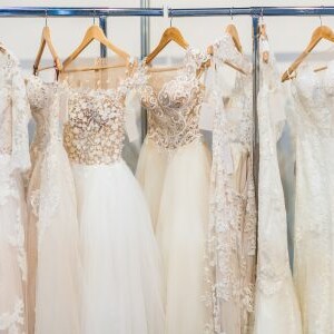 Как правильно хранить свадебное платье- полезные советы